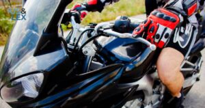 Aprende a proteger las partes del cuerpo más vulnerables en accidentes de moto para una conducción más segura. Consejos de prevención y protección esencial.
